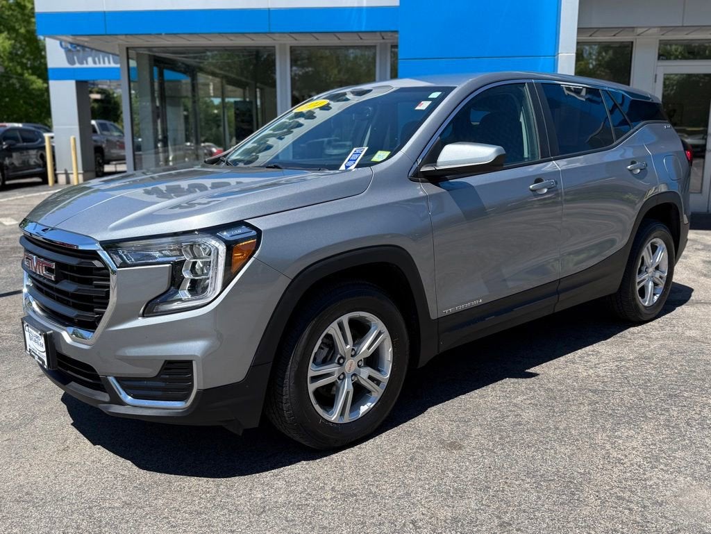 2024 GMC Terrain SLE in Sterling Metallic — front three-quarter view